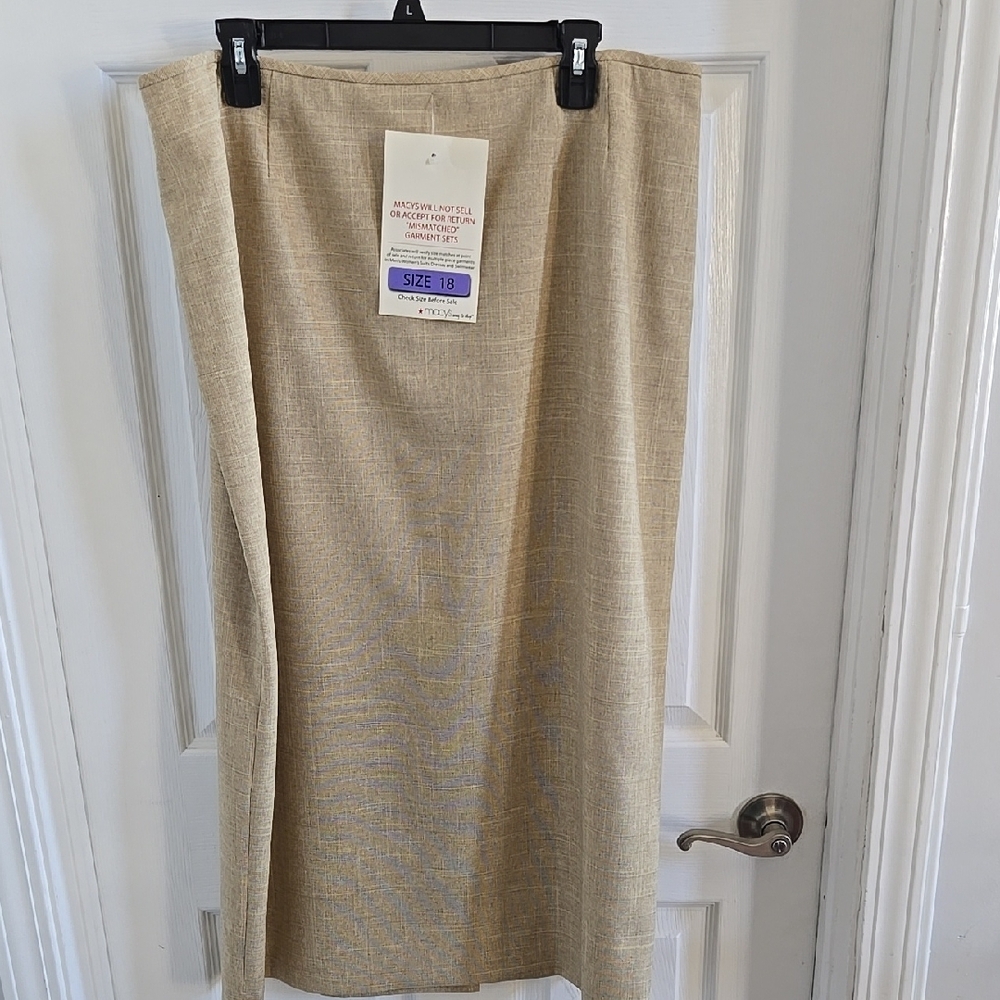 Elegant Tan Skirt